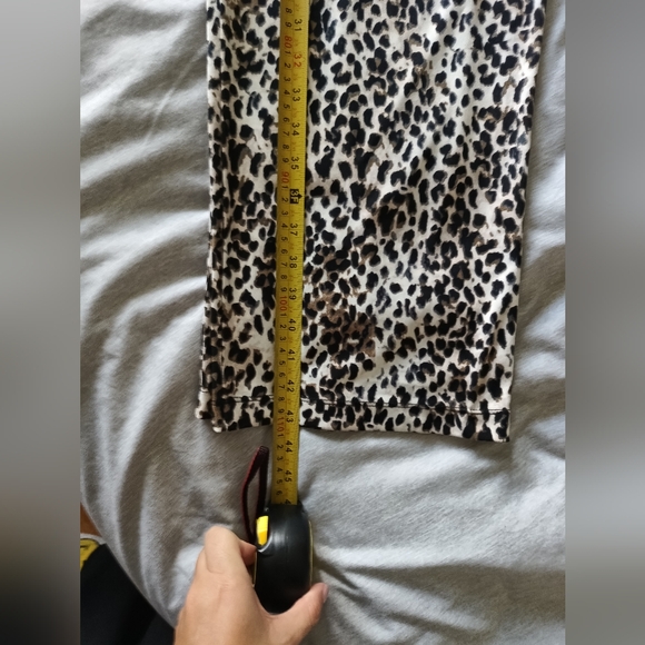 Calvin Klein sleeveless animal print jump suit. Size 4 - Picture 8 of 10